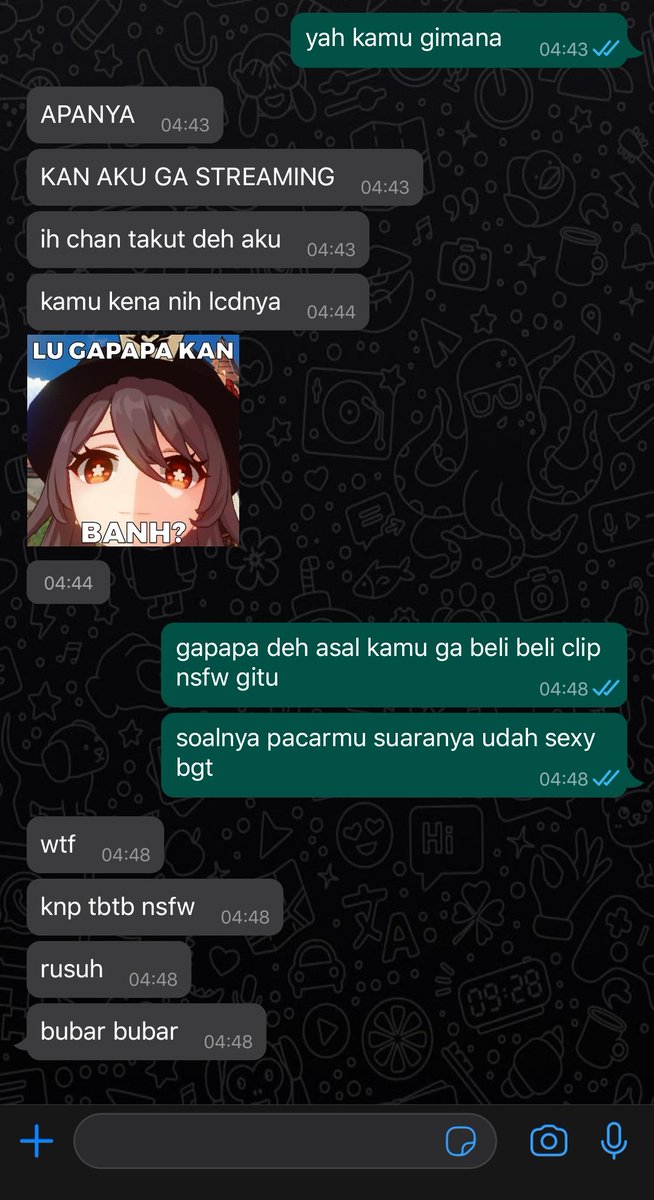 frasamerah's tweet photo. ー saling menyerang 
chanlix canon (semi localized) onetweet 

we can tell chn is stress (gi is his runaway) (later, flx says 'YAUDAH SANA KE GI AJA JAN KE GW,, PUSING') 
flx: cerita ke n4dia 0mara https://t.co/79k8oOySMc