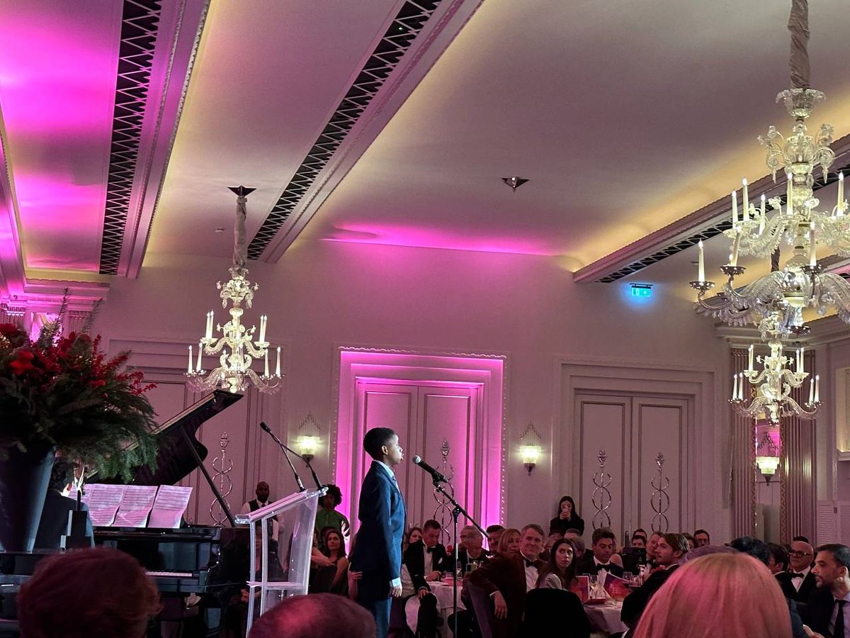 🎵Lang Lang Foundation recognizes the concept that music has no borders and is committed to helping more ordinary children learn music. Lang Lang is really a truly international musician. Gina is more beautiful in real life than on TV