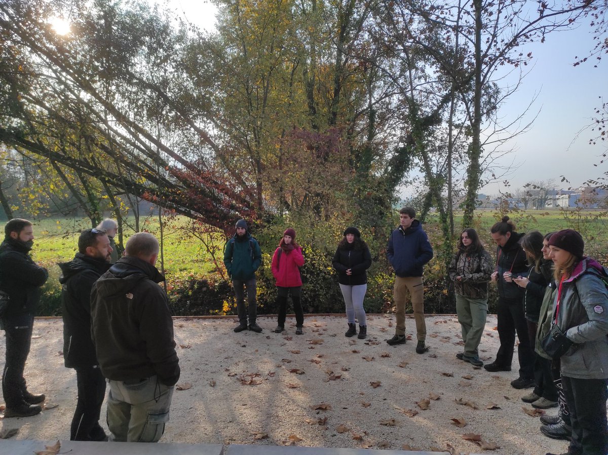 pennalp's tweet image. In the field with the students @DagriUnifi to visit #managed and artificial #wetlands, hosted by the personnel of the Reclamation District Acque Risorgive, in the Veneto Region. #hydrology #biodiversity #ecosystem #services #birds #plants #phytodepuration #Nutrients #Nature-based