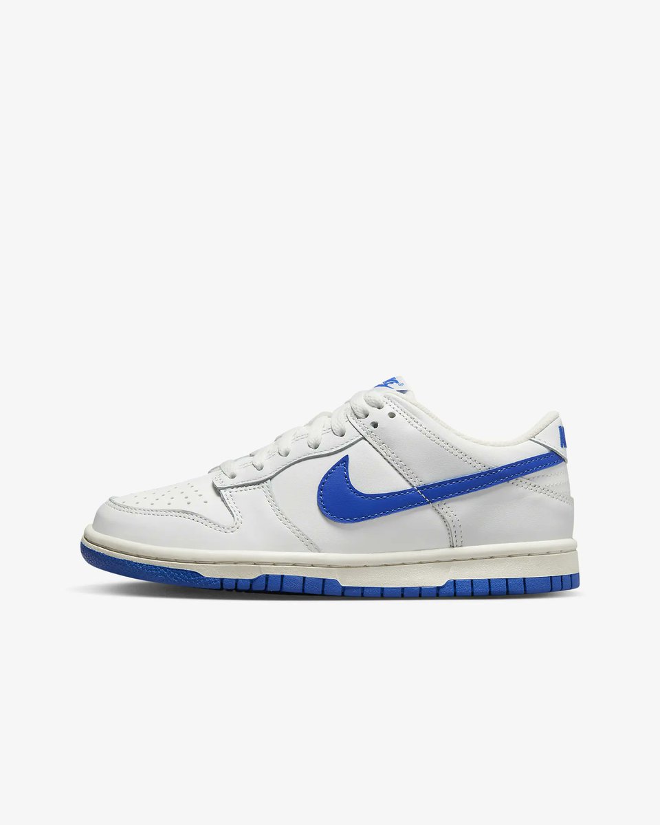 snkr_twitr's tweet photo. AD: $57.73 at checkout 
GS Nike Dunk Low 'Summit White/Hyper Royal'

Shop -> https://t.co/PqWn7xWK1P https://t.co/c5SWKmog02