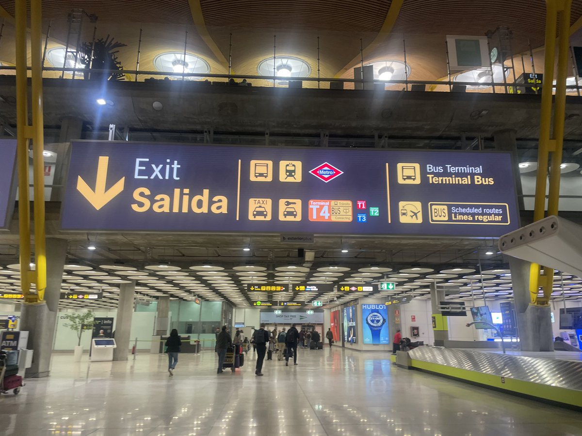 TransportingCty's tweet photo. That’s what we like to see, HUGE signs at the airport! https://t.co/C7CsOODqrx