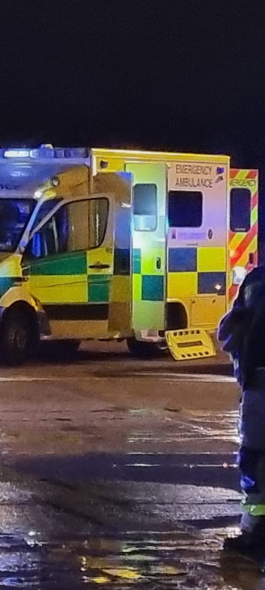 cc_civildefence's tweet image. This evening, #Volunteers participated in an Inter Agency Exercise @CorkAirport which tested the readiness of the Airport Fire and Rescue Service and other agencies response to a major incident.