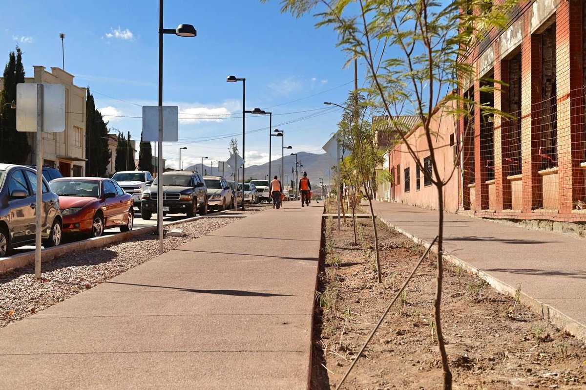 AlfonsoDurazo's tweet photo. Supervisamos los avances de las obras de rehabilitación en la Plaza Benito Juárez en #Cananea. Seguimos avanzando en la mejora en beneficio de las y los sonorenses. https://t.co/MSgYlqYvMM
