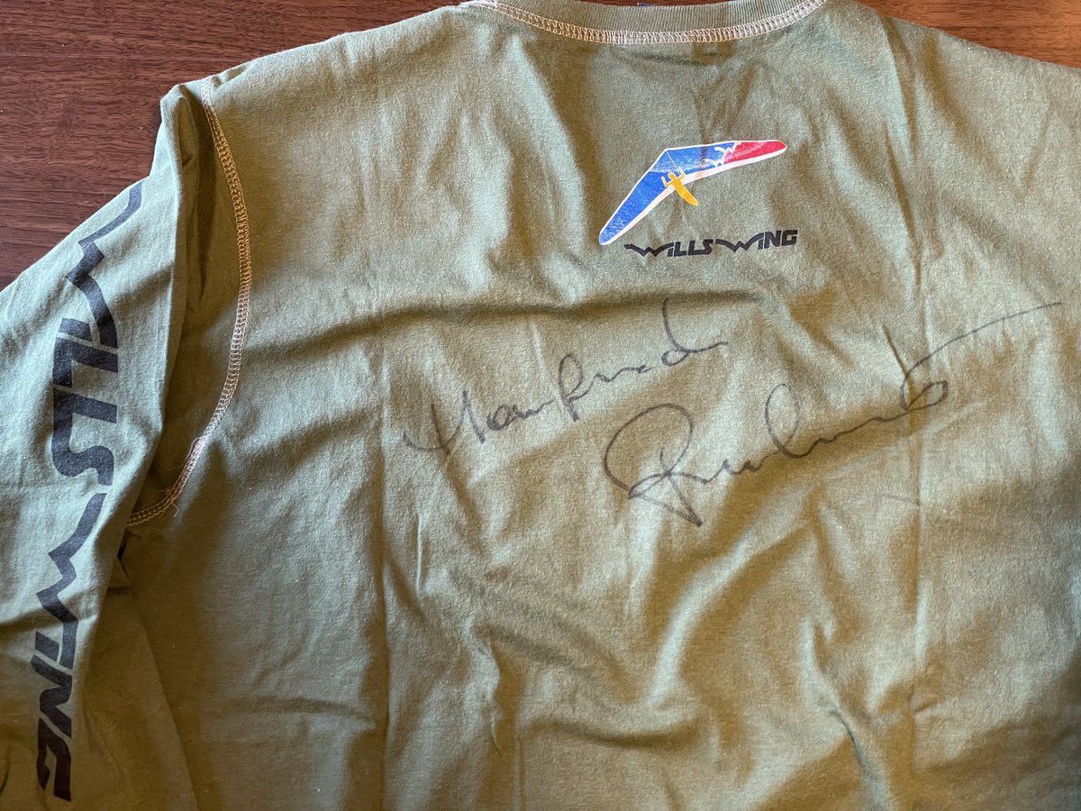 今日はマンフレッドルーマーにサインしてもらったTシャツを着てみた。