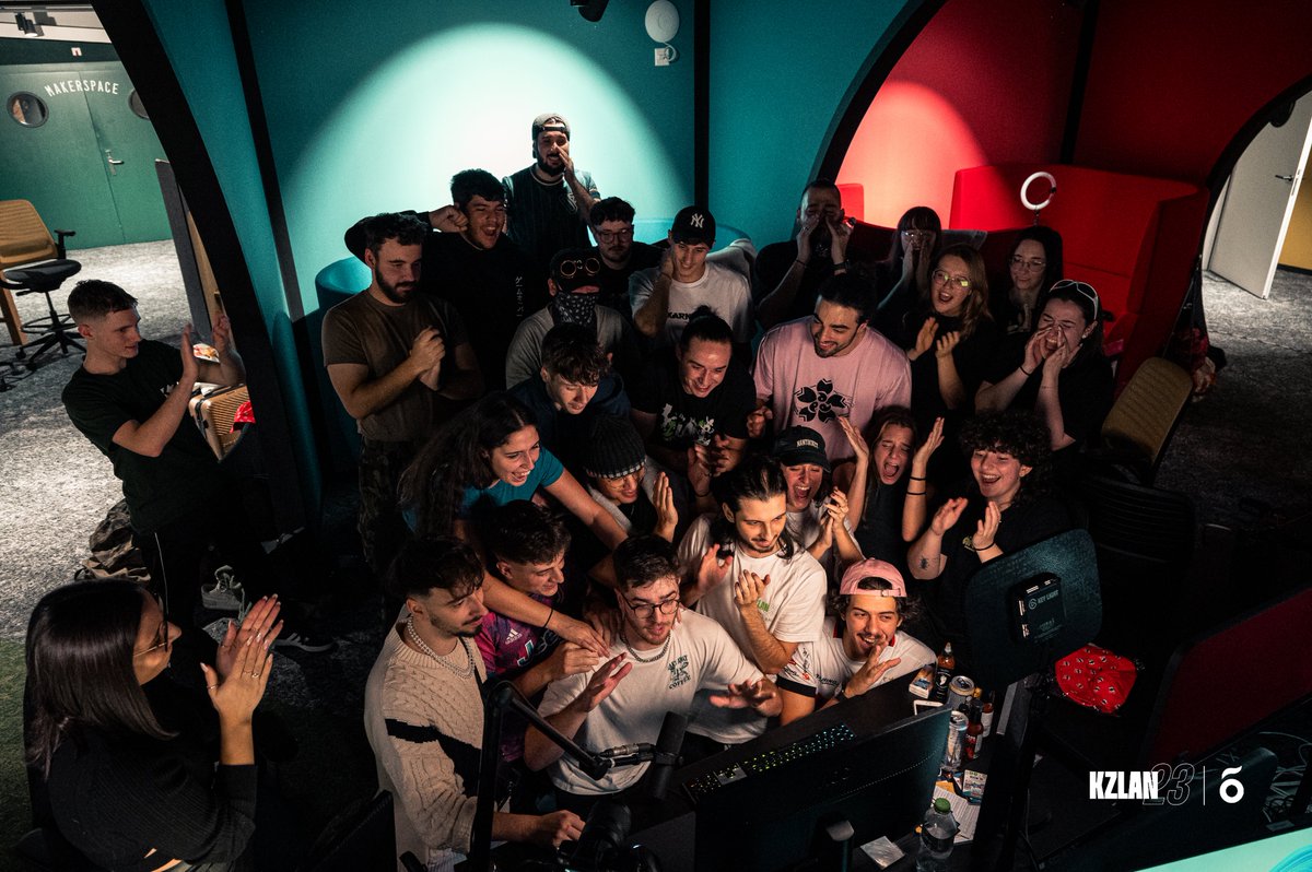 Il y aura des fautes d'orthographe je vous préviens, je compte pas me relire, j'écris avec le coeur.

Ce week-end sera gravé dans ma mémoire jusqu'à la fin de ma vie, je pense que c'est le meilleur week-end de ma vie, et pour ça je pourrai jamais vous remercier assez.