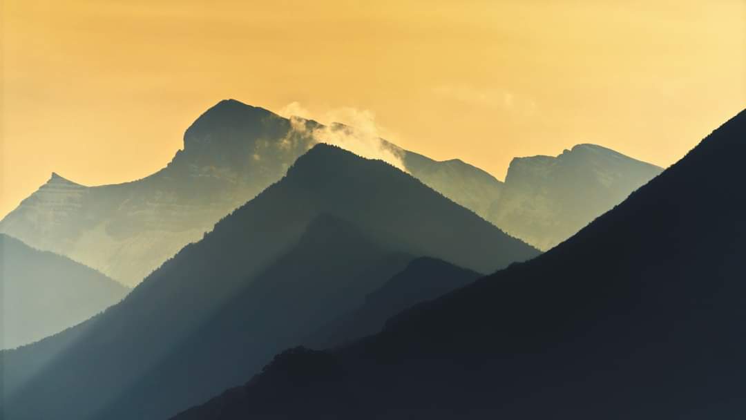 MikaelPassereau's tweet photo. empilement de montagnes
Bel enchainement de sommets de la vallée du Trièves avec le Vercors au fond... Si le dijonnais d'origine ne se plante pas.
#trieves #grenoble #mygrenoble #grenobleetmoi #isereledepartement #frenchalps #isere #alpesishere #visitisere #myauvergnerhonealpes https://t.co/PsBk8bMbEY