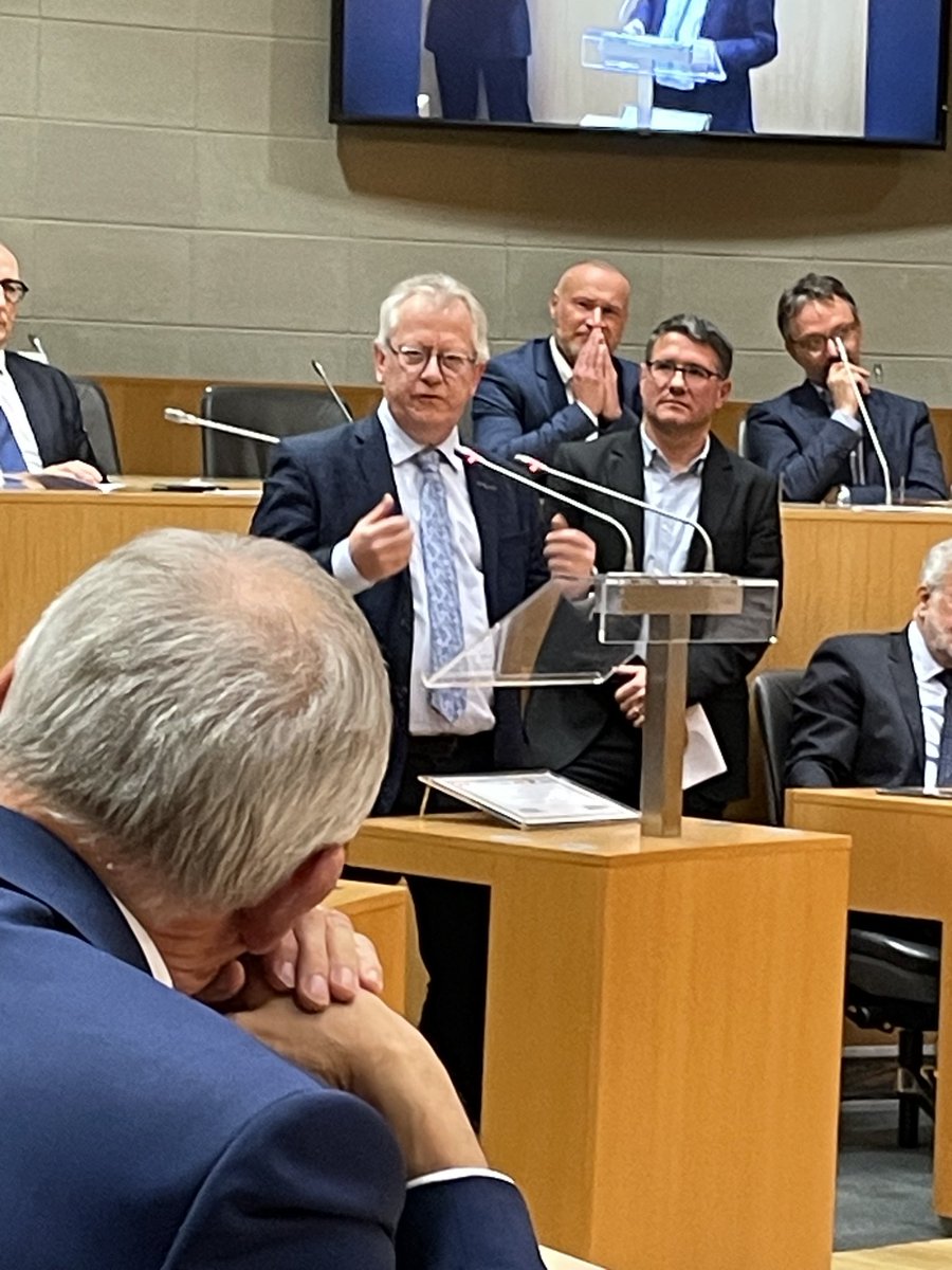 HerbillonDidier's tweet photo. #sedan #LeTrombinoscope #RegionGrandEst : j’ai reçu ce soir, À Strasbourg, le prix du Maire de l’année 2023. Une reconnaissance pour le travail réalisé afin « depuis trois mandats d’inventer un avenir à sa Ville ». Je dédie ce prix à mon équipe, à mon épouse et aux sedanais. https://t.co/8GYjtBWBCN