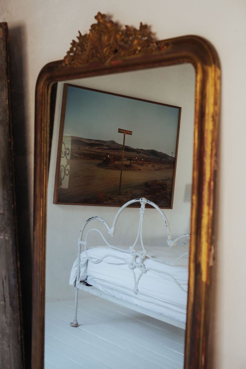 ceascott's tweet image. Studio tour today at Jane Hilton’s. Clearly been listening to @joerogan too much cause I keep thinking he should see this work - like he’s my friend! Guess that’ll happen when you listen to someone’s podcast everyday! Reality is wild. #buyart #collectart