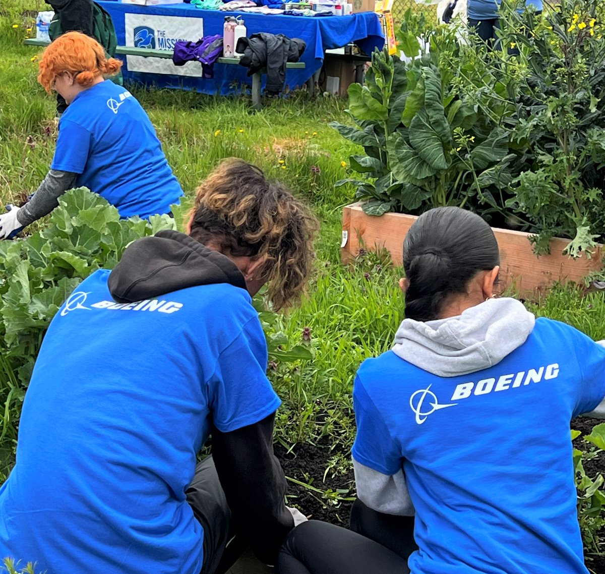 For #TeamBoeing in WA kindness soars on #GivingTuesday and always. So far in 2023, WA's #TeamBoeing has... 💙 granted $4.9M+ to WA nonprofits through the Boeing Employees Community Fund 💙 logged 154,000+ volunteer hours 💙 donated roughly $20M to orgs w/the Boeing gift match