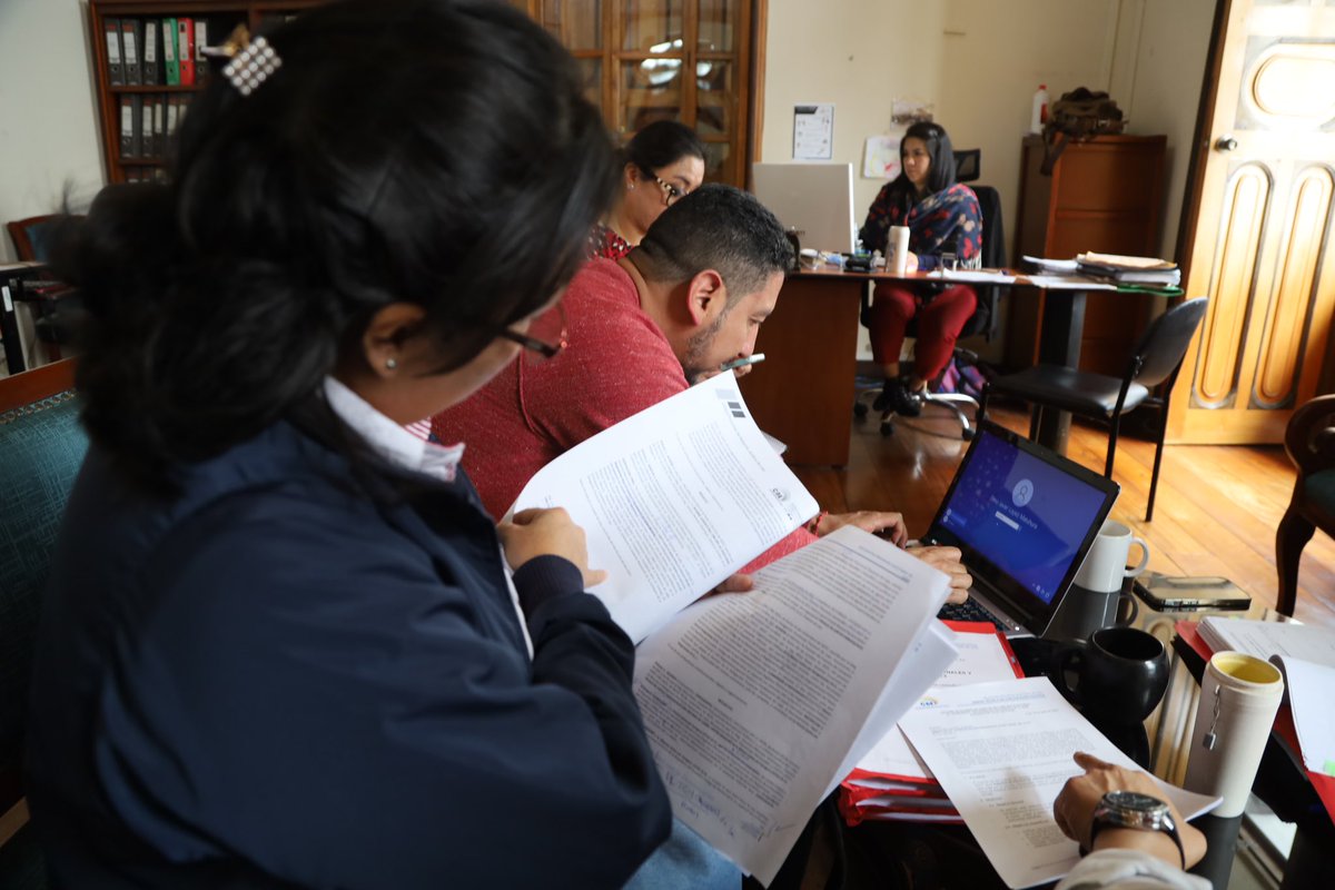 CNELoja's tweet photo. #CNEInforma | Revisamos los informes de cuentas de campaña correspondientes al proceso de #EleccionesSeccionales2023Ec 🗳️🇪🇨. El trabajo se realiza con apoyo de funcionarios nacionales. https://t.co/OBVBCMAX7x