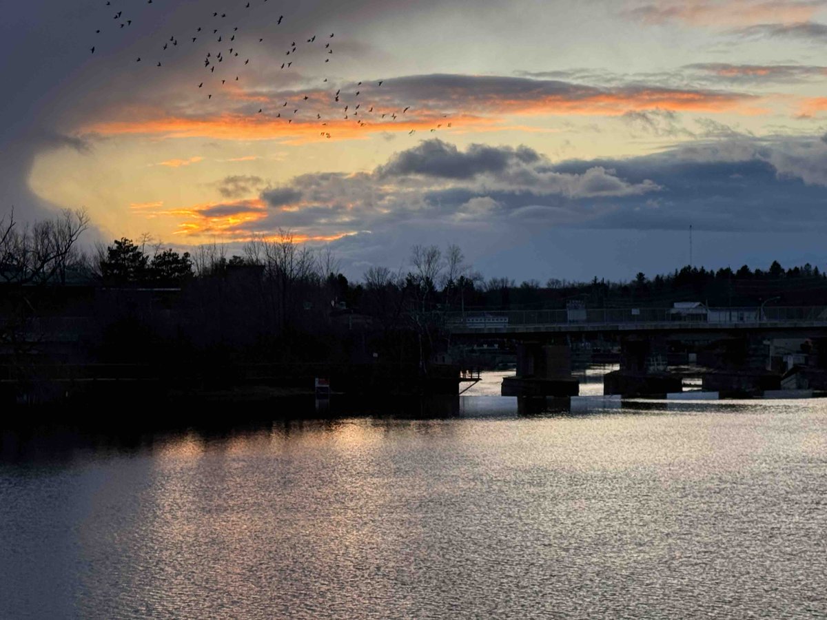 Today’s #PicOfTheDay is a very moody #GoldenHour amongst the storm clouds on the Mississippi River from yesterday in #Almonte, Ontario. #MississippiMills #LanarkCounty #ComeWander #ONwx #ThePhotoHour #StormHour