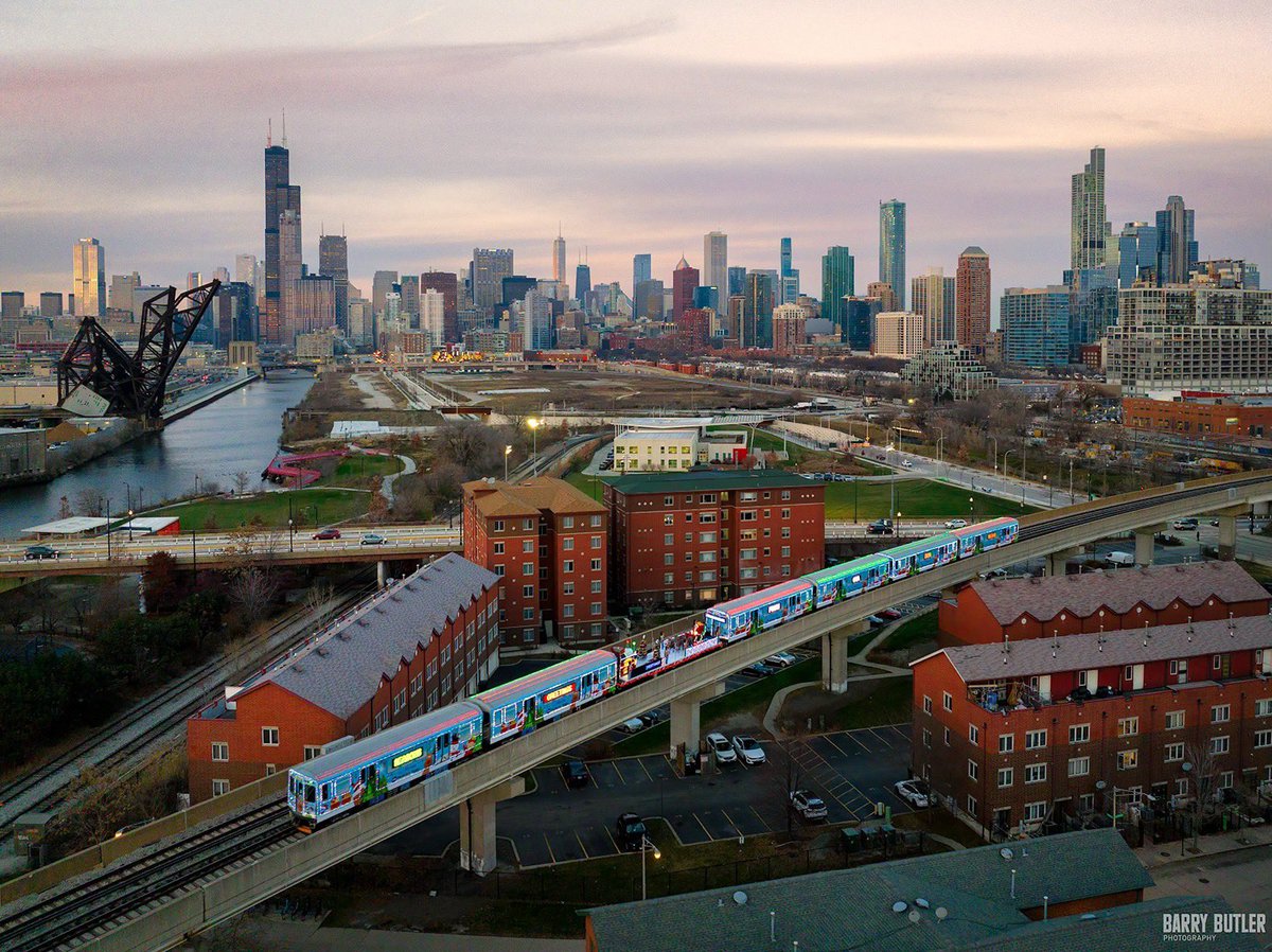 Tuesday as the CTA Holiday Train works its way thru Chicago's Chinatown and the South Loop. #christmas #chicago #news