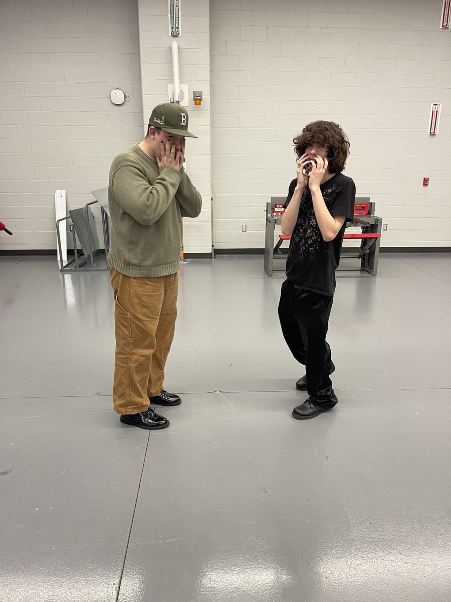 FUCKIN LOVE EARFTONES (also shout out the homie jaxon)