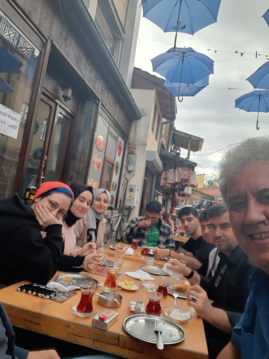 republicedu's tweet photo. 2022'de Kuzey Makedonya'da üniversite eğitimine başlayarak hayallerine bir adım daha yaklaşan öğrencilerimiz. https://t.co/647jNnvXeb
