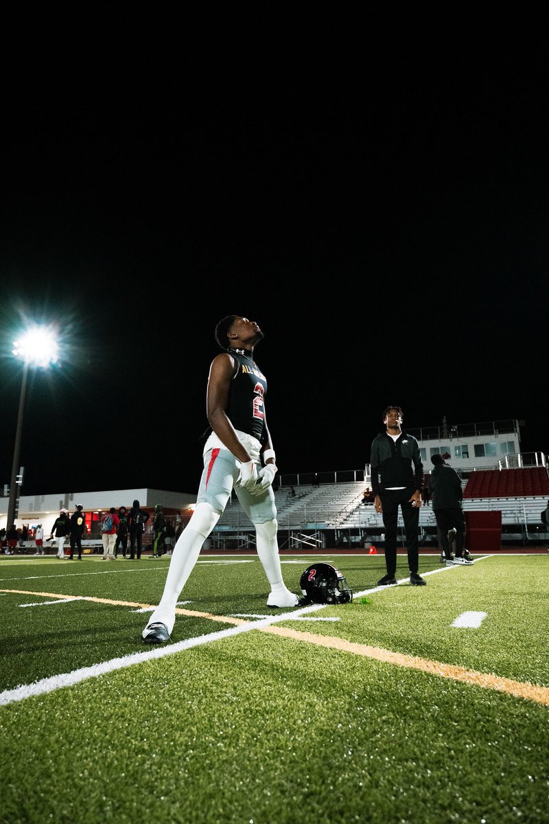 feagin_tavoy's tweet photo. Thank you to all of my Tampa Catholic and CDS brothers who have helped me grow and get to where I want to be.Dear Clemson coaches and fans, I am 110% confident and ready to get to work this spring. Go Tiger🐅 https://t.co/KDZ1ZD39FY