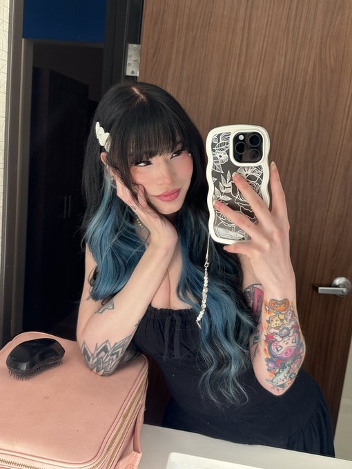 Finally back home from my travels!   Streams and new content soon! 🥳 https://t.co/EuFSvx1lSM<a href="/tag/fnaf"class="tags"><span>#fnaf</span></a><a href="/tag/thepuppet"class="tags"><span>#thepuppet</span></a>