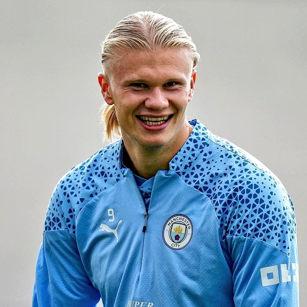 Futbolista que llegó más rápido a los 50 goles en la historia de la Premier League, la mejor liga del mundo:

ERLING HAALAND.

Futbolista que llegó más rápido a los 40 goles en la historia de la Champions League, el mejor torneo de clubes del mundo:

ERLING HAALAND.

Apaga. 👽