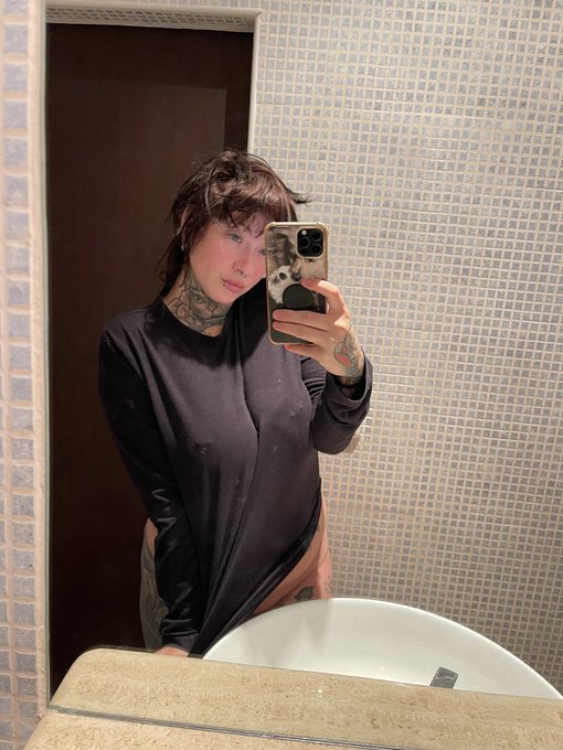 Still 75% off ;) Watch ALL my porn for just 3,75$ https://t.co/DWFHhlzVGD https://t.co/JX8cE5M8QB