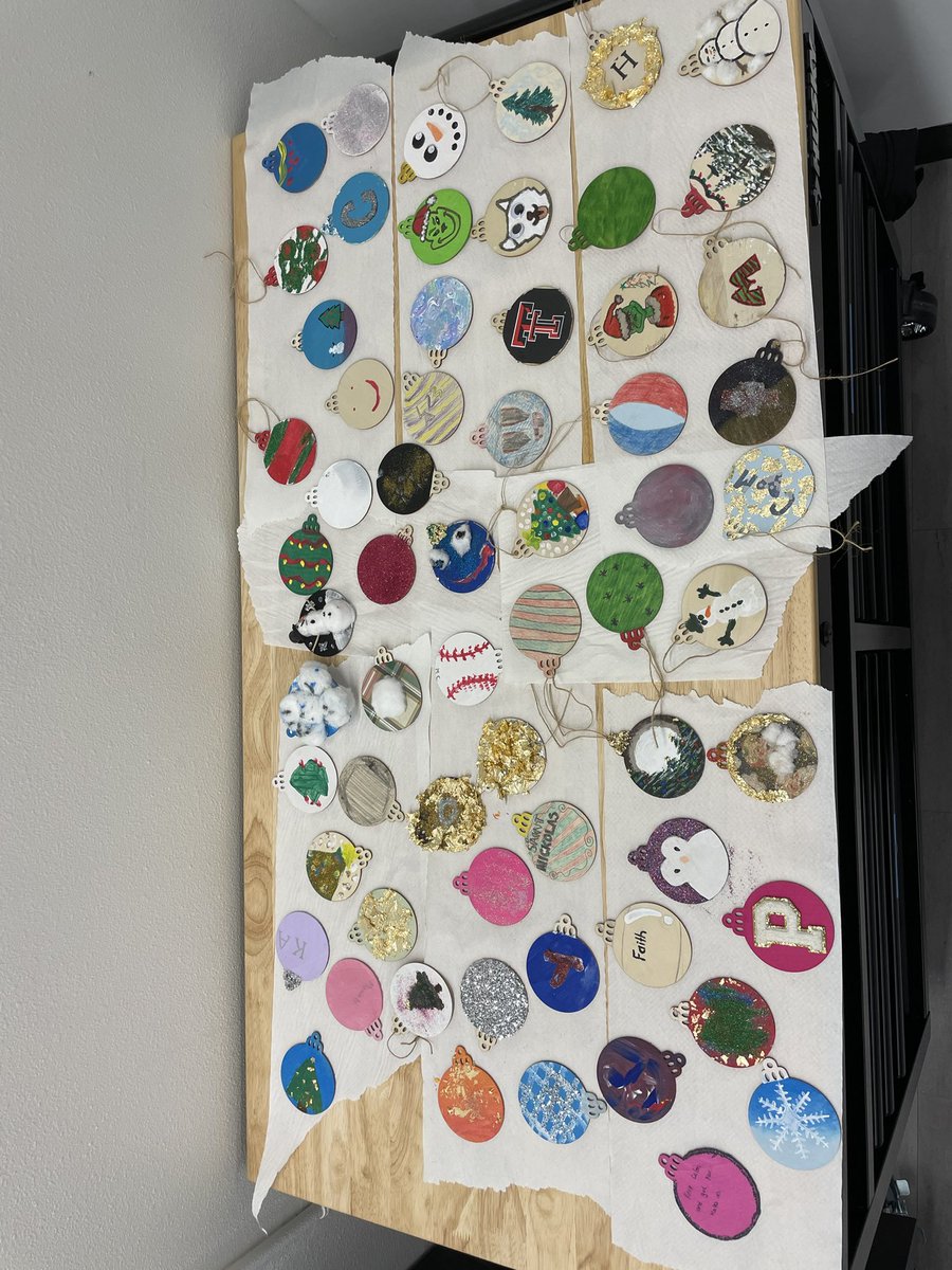 _mrs_pratt's tweet photo. Annual Pratt Class Christmas ornament decorating day! #PrattClass #Christmas2023 https://t.co/TUF4JltXbd