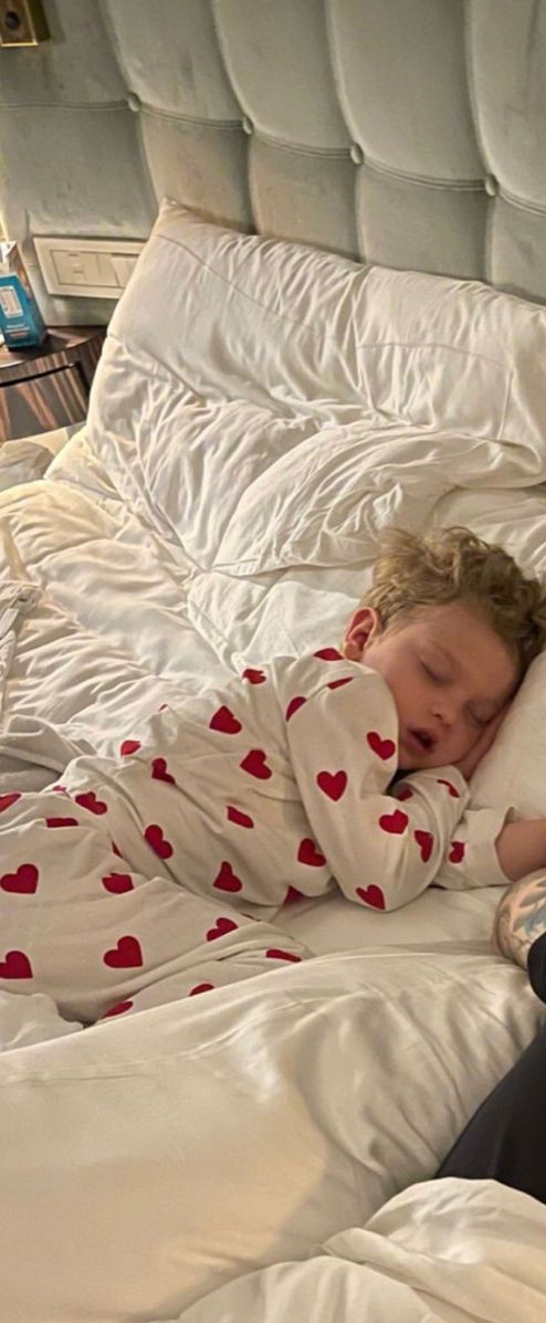 meu pequeno homem absurdamente capotado depois das febres