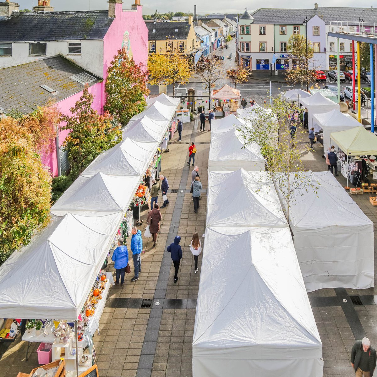 🎄Roe Valley Christmas Market this Sat 2nd Dec! 
🕚 11am-4pm, 
📍 Limavady, Drumceatt Square 
🎁 Explore local produce, treats, handcrafted items, &amp; more! 
🛒 Variety of stalls 
🎁 Unique gifts 
🍪 Delicious treats 
🎨 Handcrafted items  
🎁 Info: [bit.ly/46uExo8]