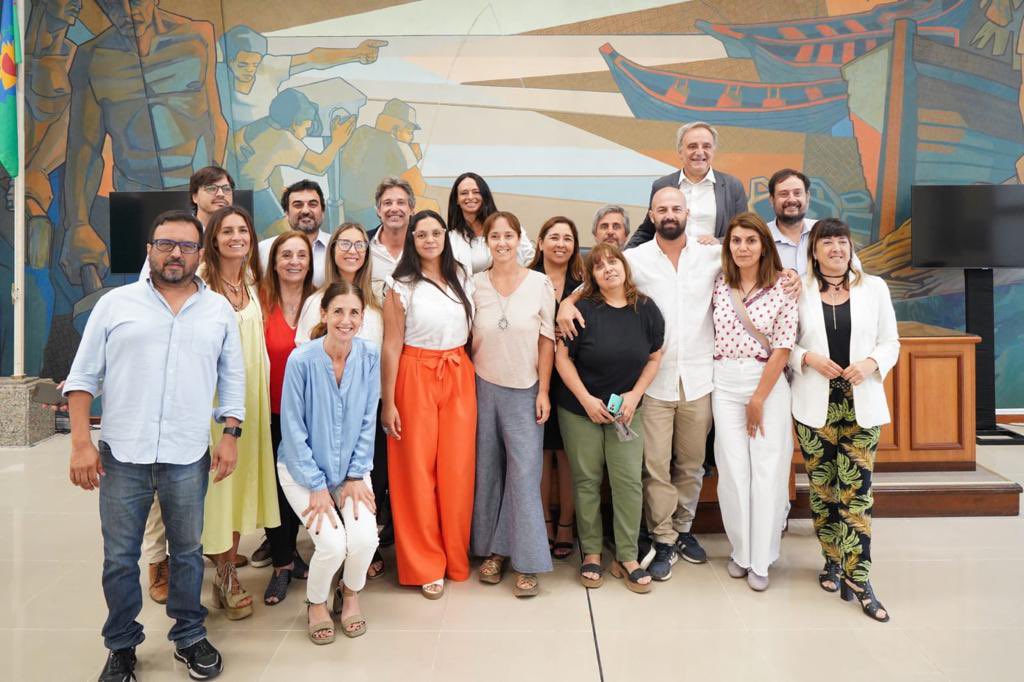 Última sesión ordinaria en nuestro HCD. Despedimos a Ana Maria Fernandes Costa, Juan María Furnari y Maximiliano Picco.

Vamos a seguir trabajando para hacer de Tigre un mejor lugar para vivir 💛💪🏼