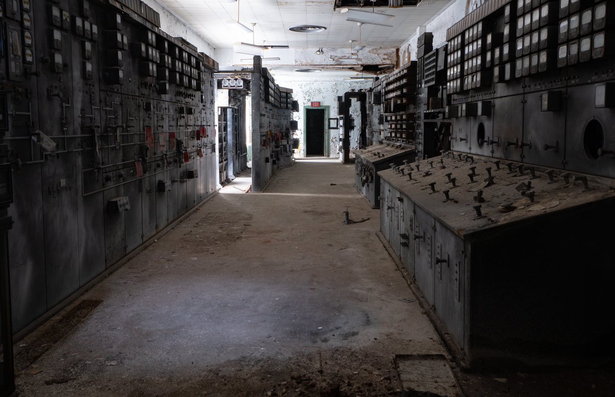 bobbywnhrdt's tweet photo. Olde but a goody #urbex #explore #powerplant #TREASURE # https://t.co/nDDCs3yUTK