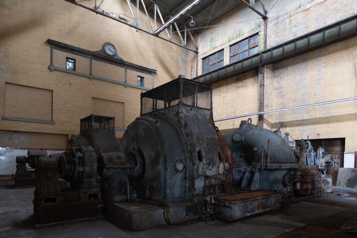 bobbywnhrdt's tweet photo. Olde but a goody #urbex #explore #powerplant #TREASURE # https://t.co/nDDCs3yUTK