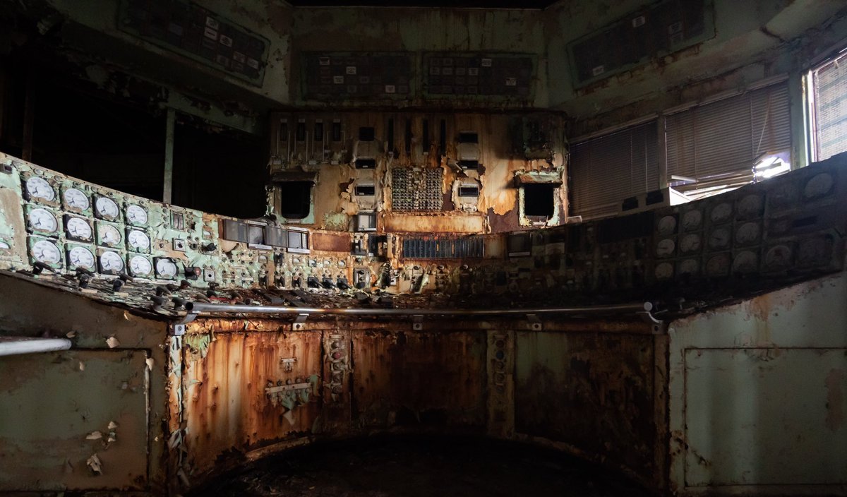 bobbywnhrdt's tweet photo. Olde but a goody #urbex #explore #powerplant #TREASURE # https://t.co/nDDCs3yUTK