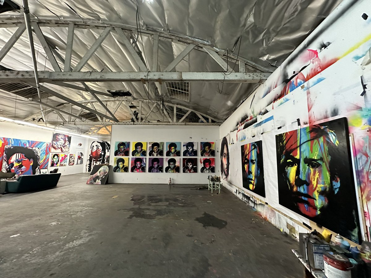 mariroom's tweet photo. Wonderful reunion with LA artists / model Rolland Berry + Siyowin. 

The studio is full of energy as always 🔥🔥🔥

#RollandBerry #Siyowin #la #artstudio @hr5h17 https://t.co/OMOiUYZsFd