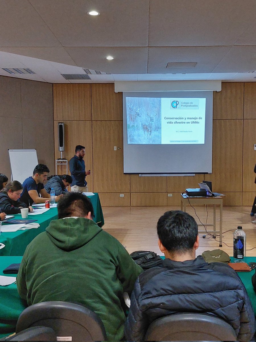 raul_pardo1's tweet photo. Salinas, SLP. | Platica a los alumnos del Centro Regional Universitario Centro Norte de la Universidad Autónoma Chapingo sobre las "Unidades de Manejo para la Conservación de Vida Silvestre (UMA). https://t.co/vyBPVhyPWS