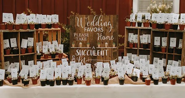 Planning a wedding can get stressful, but one of the fun tasks is deciding the favors you'll provide your guests. Your guests will remember these unique wedding favors long after your nuptials: zurl.co/UUkO #weddingfavors #weddingfavorideas #nevadacountywedding