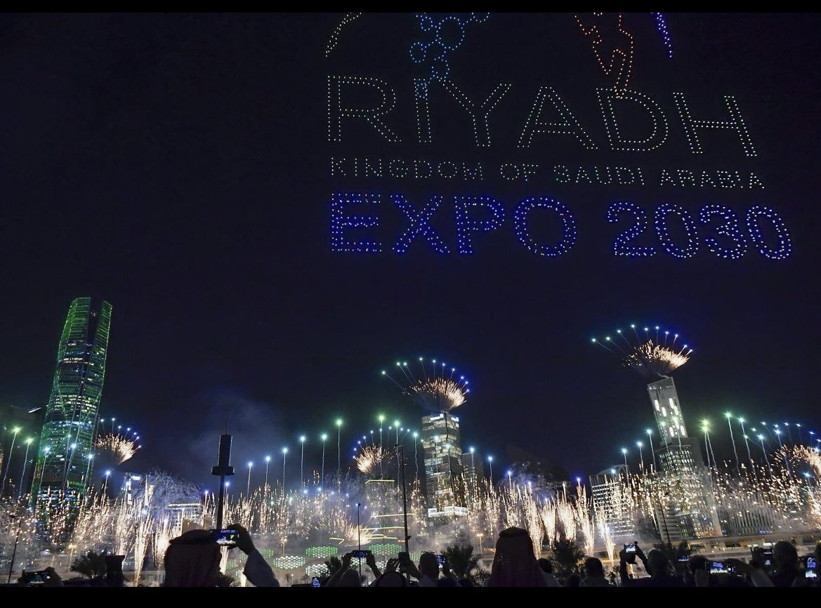 nora__0065's tweet photo. الرياض اختيار العالم🤍🤍🇸🇦
#RiyadhExpo2030 https://t.co/FID5rWGFp7