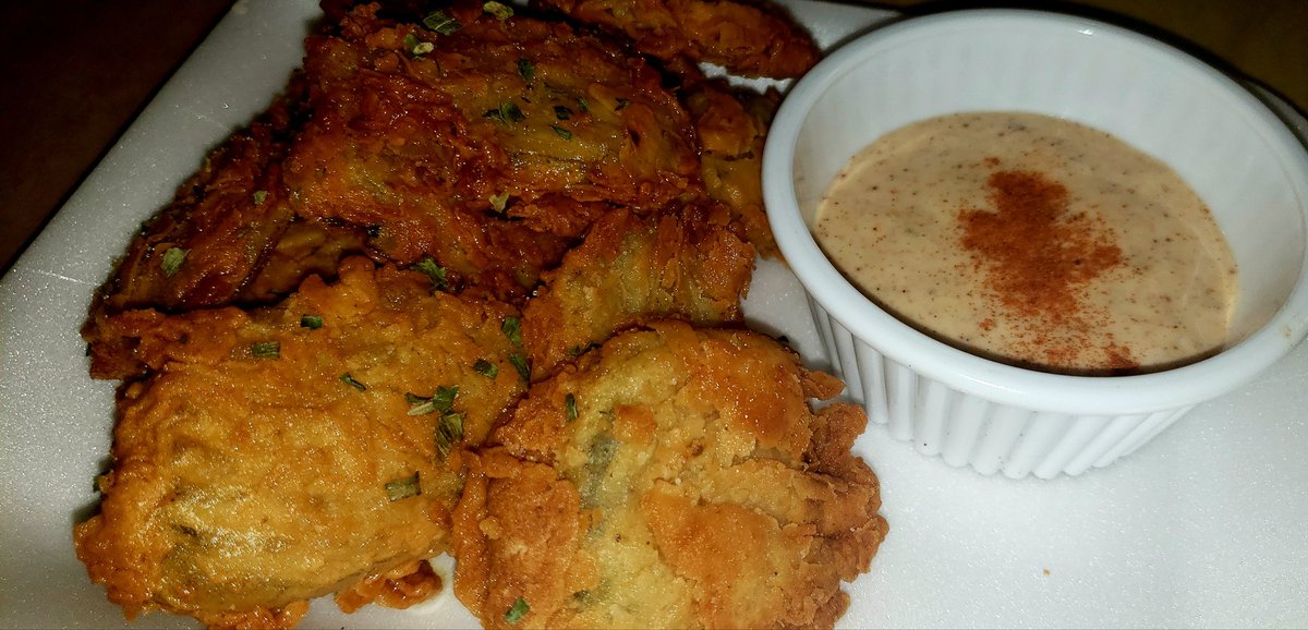 Straight_Cookin's tweet photo. Told y'all I had a taste for fried pickles now, even made some spicy ranch πππππ #friedpickles #friedpicklechips #friedpicklesarelife #homemade #food #foodpics #foodphotography #foodpicsofinstagram #DigitalChef #SlicingDicingGaming #blackchef #blackcook #foodie #blackfoodie https://t.co/1nwU8yQtKE