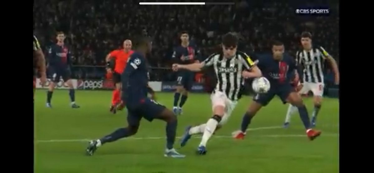 JonFree124's tweet photo. Neither of these were originally given by the on field ref, but one was looked by VAR and awarded. The other would have been a clear denial of a goal scoring opportunity but not looked at. Surely the same rule applies to both, no? #nufc https://t.co/CNMyBLIeca