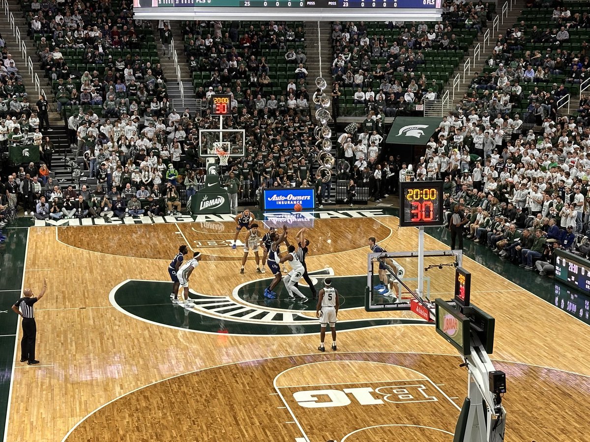 Christoph94N's tweet photo. Go Green!!! https://t.co/Kw3ap81mDB