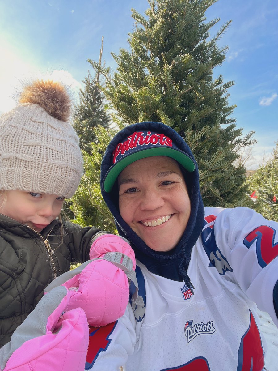 chodey_foster's tweet photo. Lil family time with my girls this weekend getting our tree. Having a young child makes Christmas wicked fun again. She thinks she’s a comedian though 😂🎄 #GoTurnOnMyTree #Family #HappyHolidays https://t.co/fzS5u6KY0a
