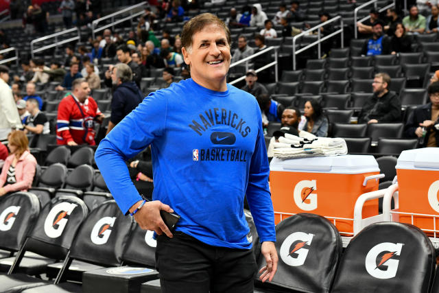 BREAKING: Mark Cuban is selling a majority stake in the Dallas Mavericks to the Adelson family, per <a href="/TheSteinLine/">Marc Stein</a> &amp; <a href="/ShamsCharania/">Shams Charania</a>.

The deal values the team at around $3.5 billion &amp; Cuban will retain full control of basketball operations.

Cuban paid $285M for the team in 2000.
