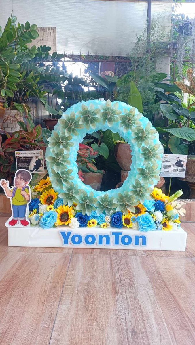 YoonTon_mmfc's tweet photo. Love by 💕 YoonTon Myanmar FC with Tonchubbycheeks
@mytonsrn
Congrats on Graduating!

We're so proud of you!

#PunditTonSaran
#Mytonsrn 
#YoonTon
#แ���้มกลมของต้น https://t.co/mD9U6DmMlt