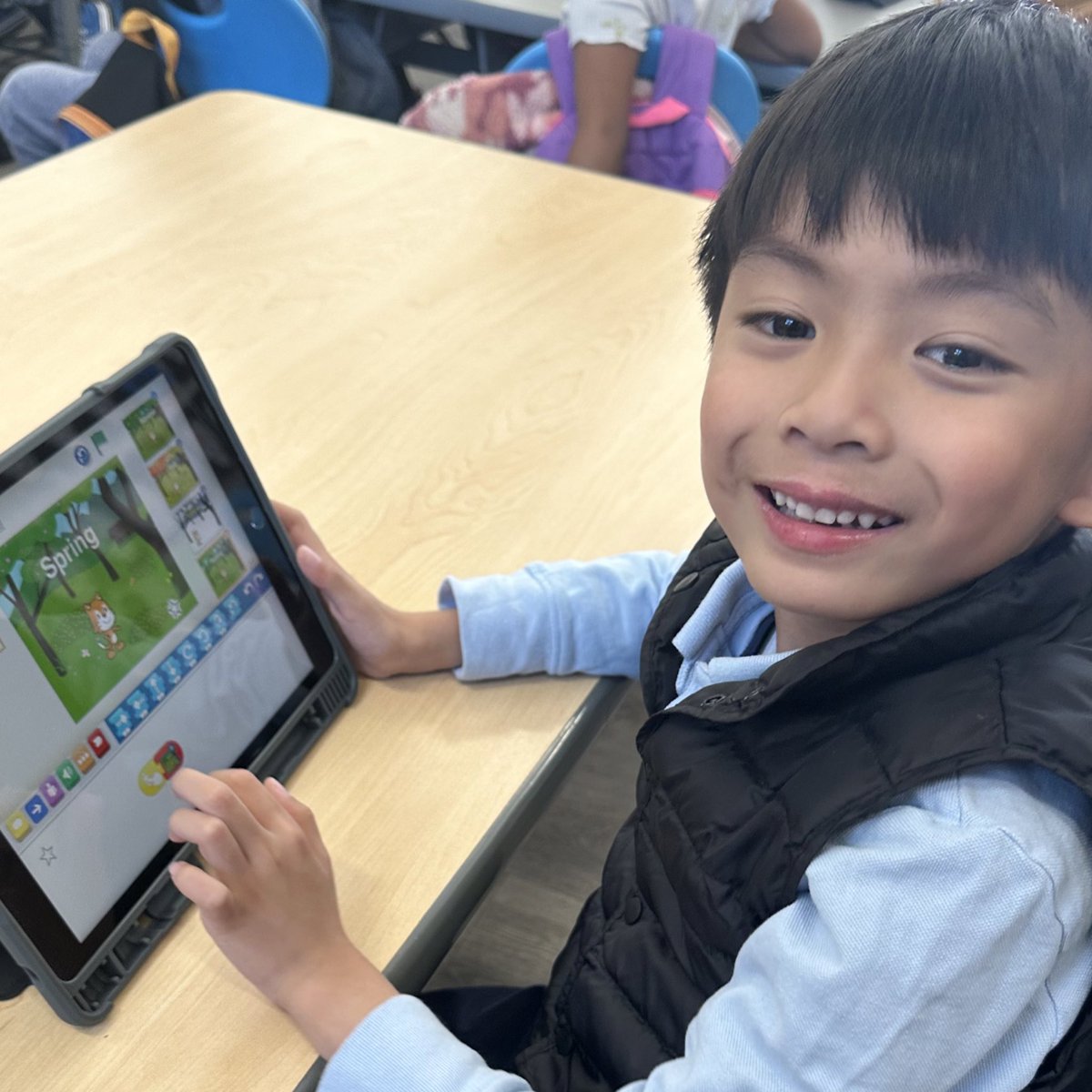 WOESwolverines's tweet image. Coding class brings big smiles to our students’ faces. #steam #coding #codecampus #learningisfun #mathfocused #workmanwolverinepride #workmanelementaryschool #proudtobehlpusd