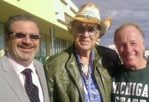 the story about Steve Rossi’s first night hosting Mae West’s Revue may well be *the* quintessential opening night backstage tale. hear it here .. dropbox.com/s/x0zfqz9ath4z… <a href="/friarsclub/">The Friars Club</a> <a href="/David_Feldman_/">David Feldman</a> <a href="/OpieRadio/">Opie Radio podcast</a> @KelpNate <a href="/SiriusXMComedy/">SiriusXM Comedy</a> <a href="/RayBensonAATW/">Ray Benson</a> <a href="/BenningtonShow/">Bennington</a> <a href="/FolkukeAmy/">Amy Nelson</a>