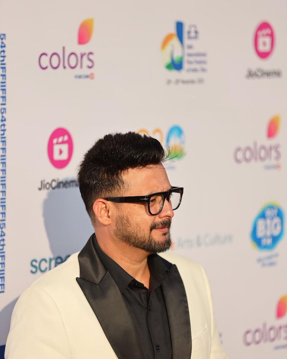 TeamSwwapnil's tweet photo. @swwapniljoshi The charismatic face of Marathi Cinema, steps in to the Limelight at IFFI 54's Red carpet, blending charm and talent in unique symphony of cinematic celebration ⭐🔥🎊
.
.
#iffi #iffi54 #iffigoa #esggoa #swapniljoshi #Redcarpet #RedcarpetRadiance https://t.co/e3Gia95eA1