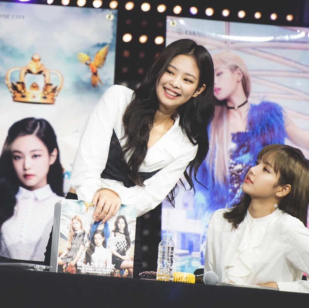 La celebración de #𝐥𝕠ve·𝟹ʼএর𝕪ea𝕣s de @romanvillage llego y yo claro que no quería quedarme quieta y por supuesto que me hacen sentir en una verdadera #𝚛𝕠manུ𝚑𝕠me.

ฅ^•ﻌ•^ฅ Ꮍou𝚝i𝑓u𝑙 ⛧ Ꭻi𝚗nie ◌ . ࣪ 🌻   ˒