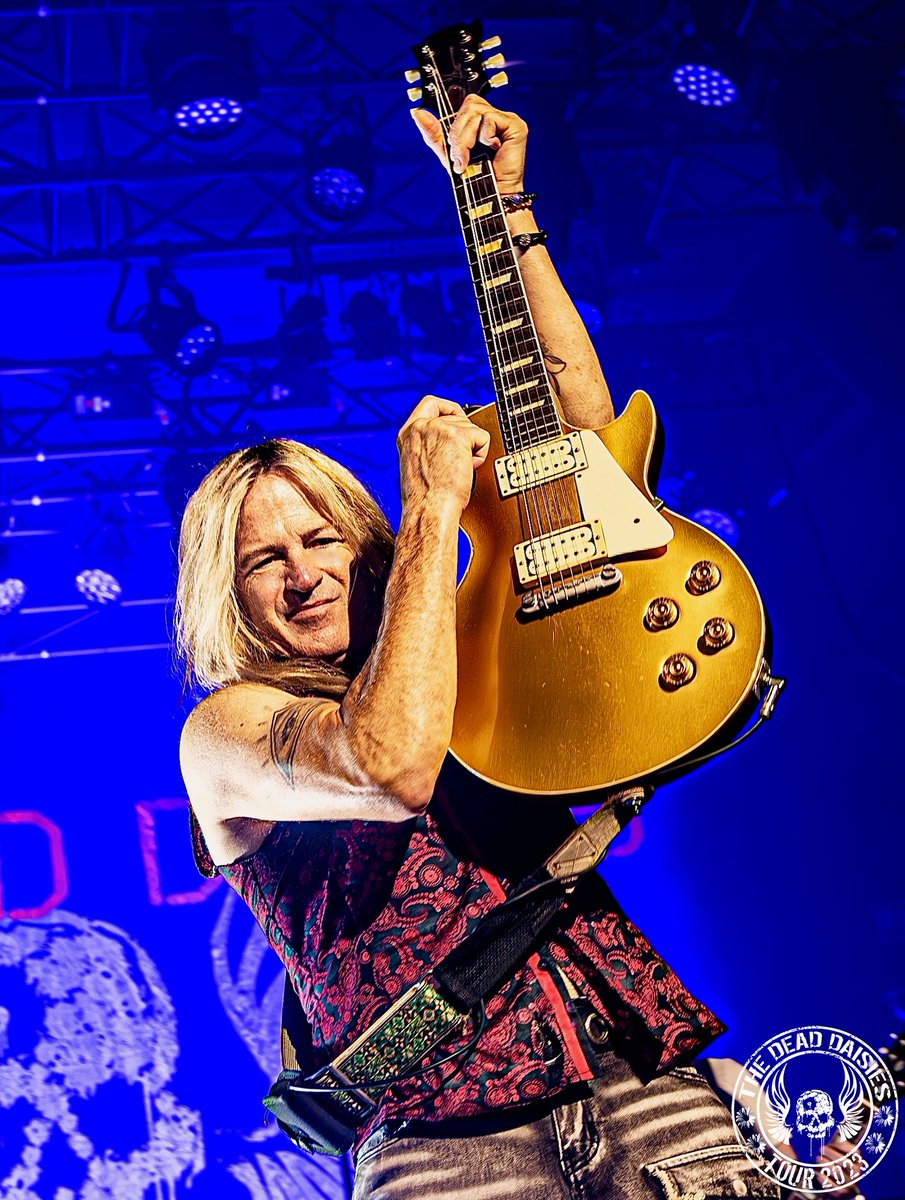 TheDeadDaisies's tweet photo. Hanging to return to Europe for our last shows of 2023!🎸🎸
Come & celebrate A Decade Of Rock with us, it will be fun!🤘🤘
Get your tickets if you haven’t already!⚡⚡
https://t.co/oe4WQEk7OC
#TheDeadDaisies #DecemberTour #Europe #ADecadeOfRock #BlackstarAmplification https://t.co/Cp0iB2Q1J9