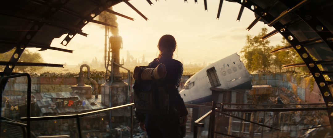 IGNJapan's tweet photo. 実写ドラマ版「Fallout」のファーストルックが公開
https://t.co/sqVUQYbJvL

 パワーアーマーやVaultスーツを着る住人たちがお披露目 https://t.co/RTNKqtR1cJ