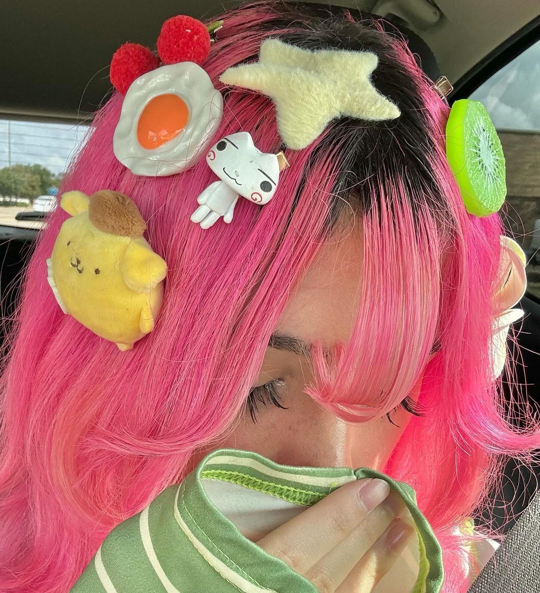 BlippoCom's tweet image. 💛😍 Pompompurin loves snowfqiry's pink hair as much as we do! 👩‍🦰️🎀

#pompompurin #sanrio #sanriocutie #cuteaesthetic #kawaiiclip #kawaiihair #pinkhair