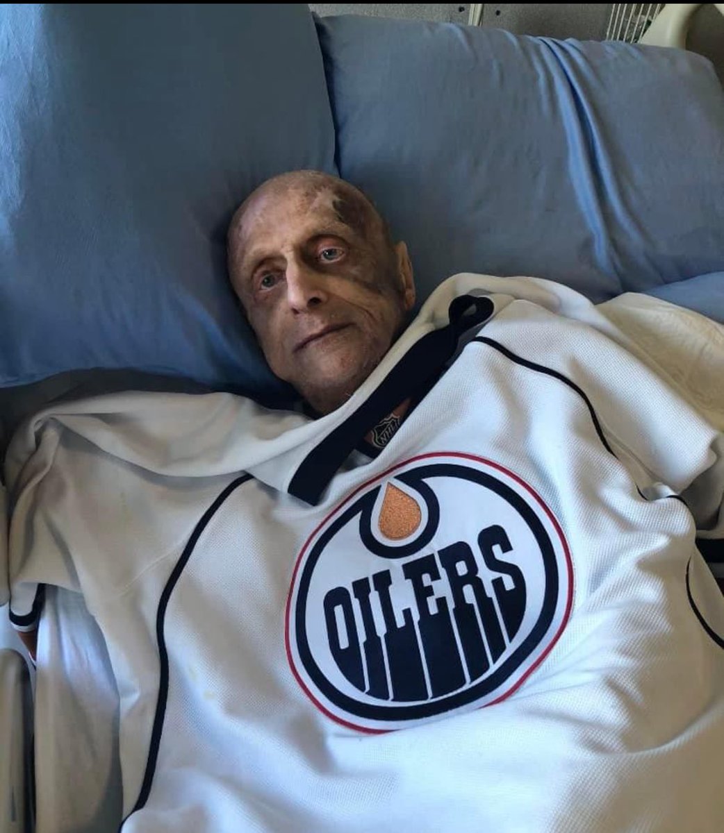Well Dad you have been gone for 3yrs now and on this day for the past 3yrs <a href="/EdmontonOilers/">Edmonton Oilers</a> played. Each year they have won. Wish I could watch just one more game with you to cheer the #oilers to victory. Miss you Dad..  #LetsGoOilers #cancersucks