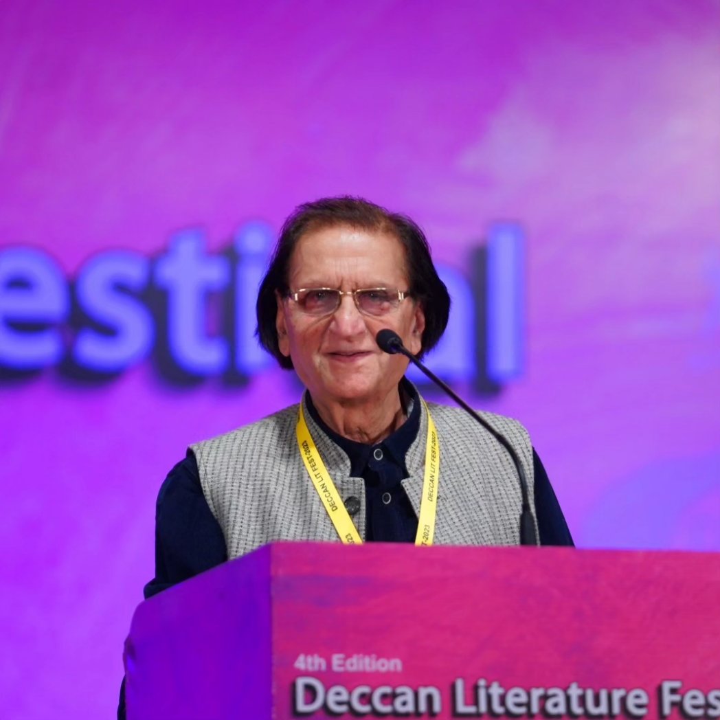 DeccanLitFest's tweet image. आसमाँ इतनी बुलंदी पे जो इतराता है
भूल जाता है ज़मीं से ही नज़र आता है

~ वसीम बरेलवी
@DeccanLitFest