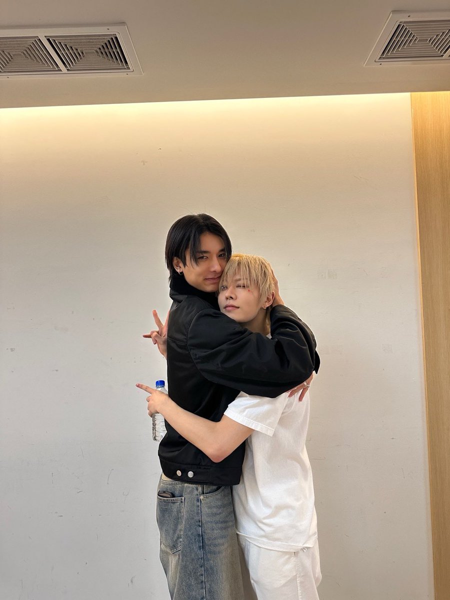 AYUTO_official's tweet photo. 瞬きするの勿体ないほど悠太くんはカッコよくて最高👍

you are awesome！🔥

#安達(本人) https://t.co/RyXlR9rwod