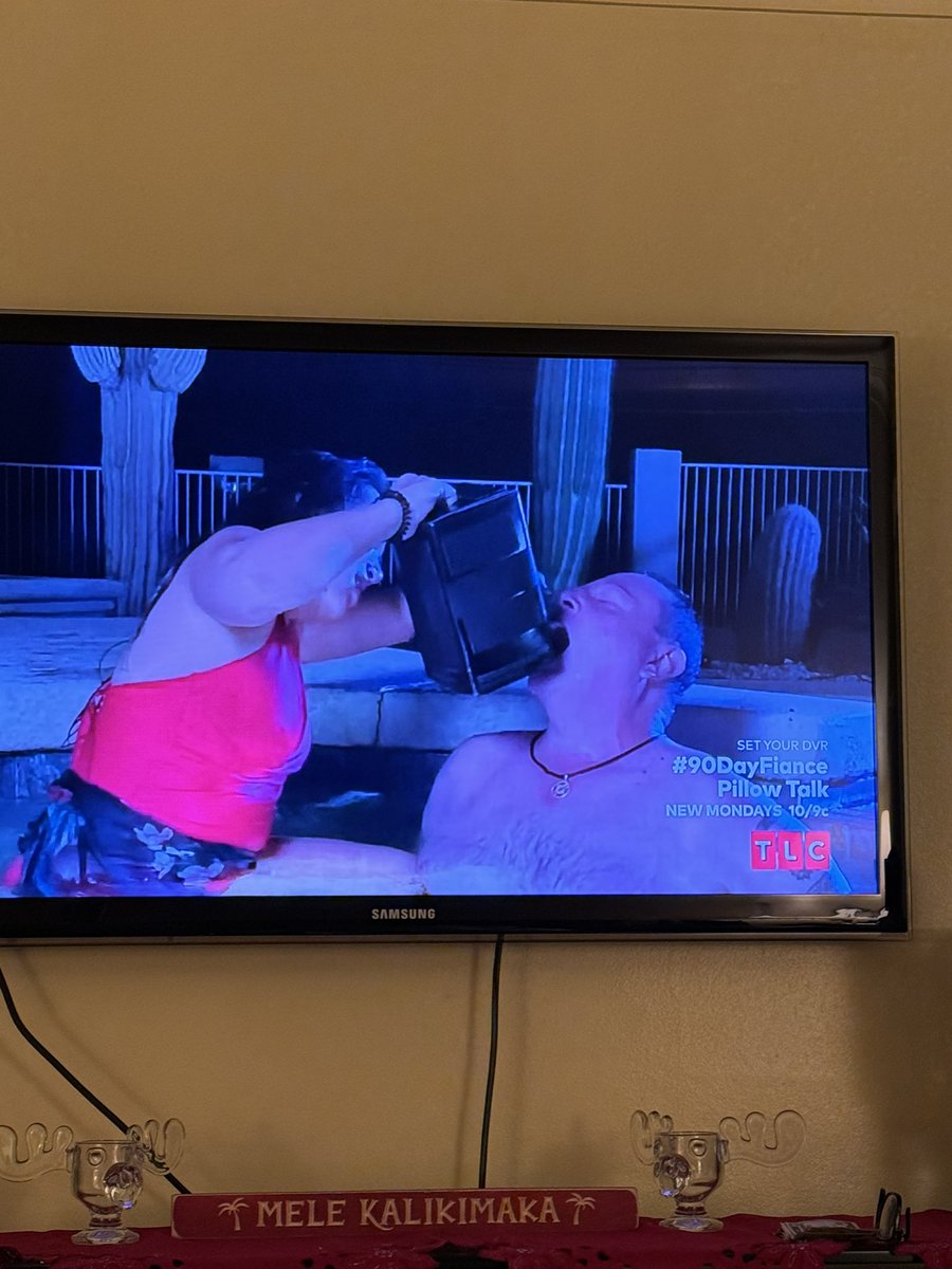 KKira312's tweet photo. Like David and Annie, I too may or may have not drank straight from a box of wine… oh who am I kidding, it’s happened multiple times. Ha! #90DayFiance #90dayfiancetheotherway #90dayfiancepillowtalk #tlc #boxedwine https://t.co/qW7zRIR6cZ